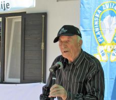 Franc Pačnik se še spominja kako so gradili dom pod Plešivcem